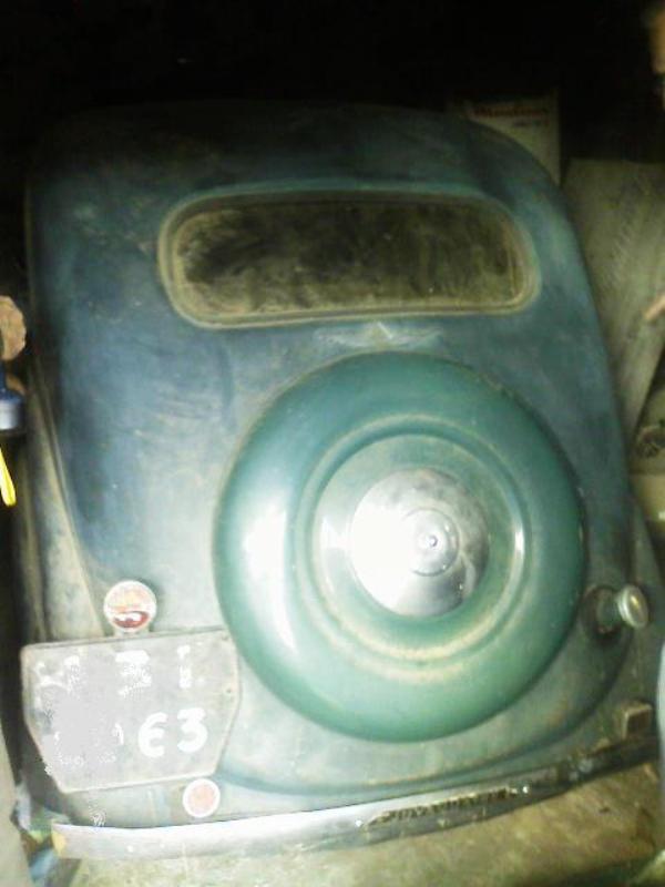 Cach&eacute;e depuis 25 ans